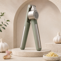Heavy-Duty Garlic Press – Ergonomic Stainless Steel Garlic Crusher with Soft-Grip Handles for Fast, Even Mincing Without Knives